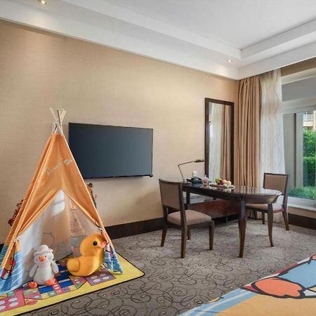 New Century Grand Hotel Шичо Екстериор снимка