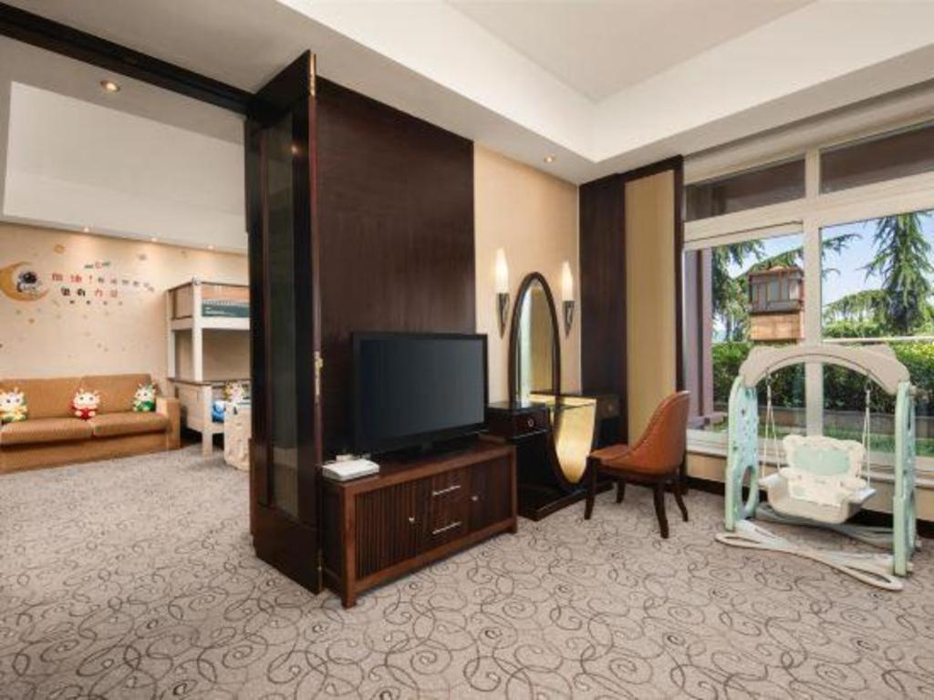 New Century Grand Hotel Шичо Екстериор снимка