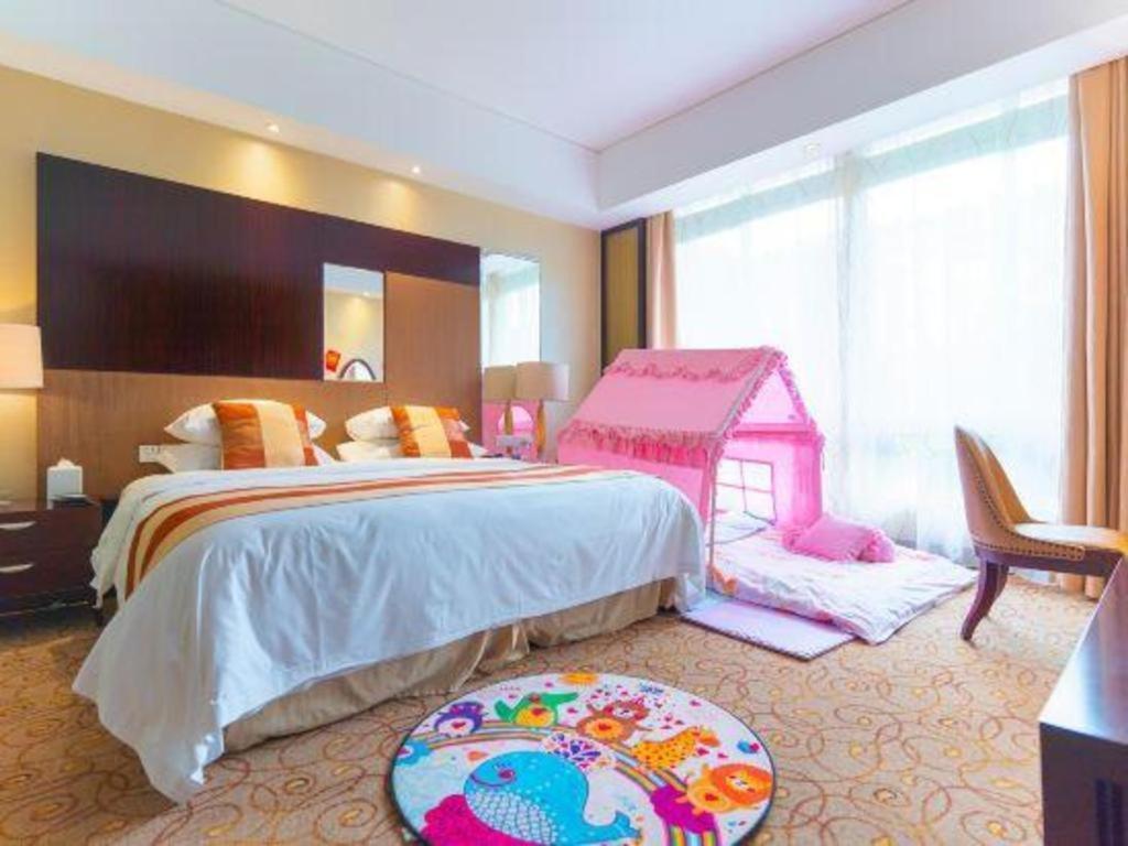 New Century Grand Hotel Шичо Екстериор снимка