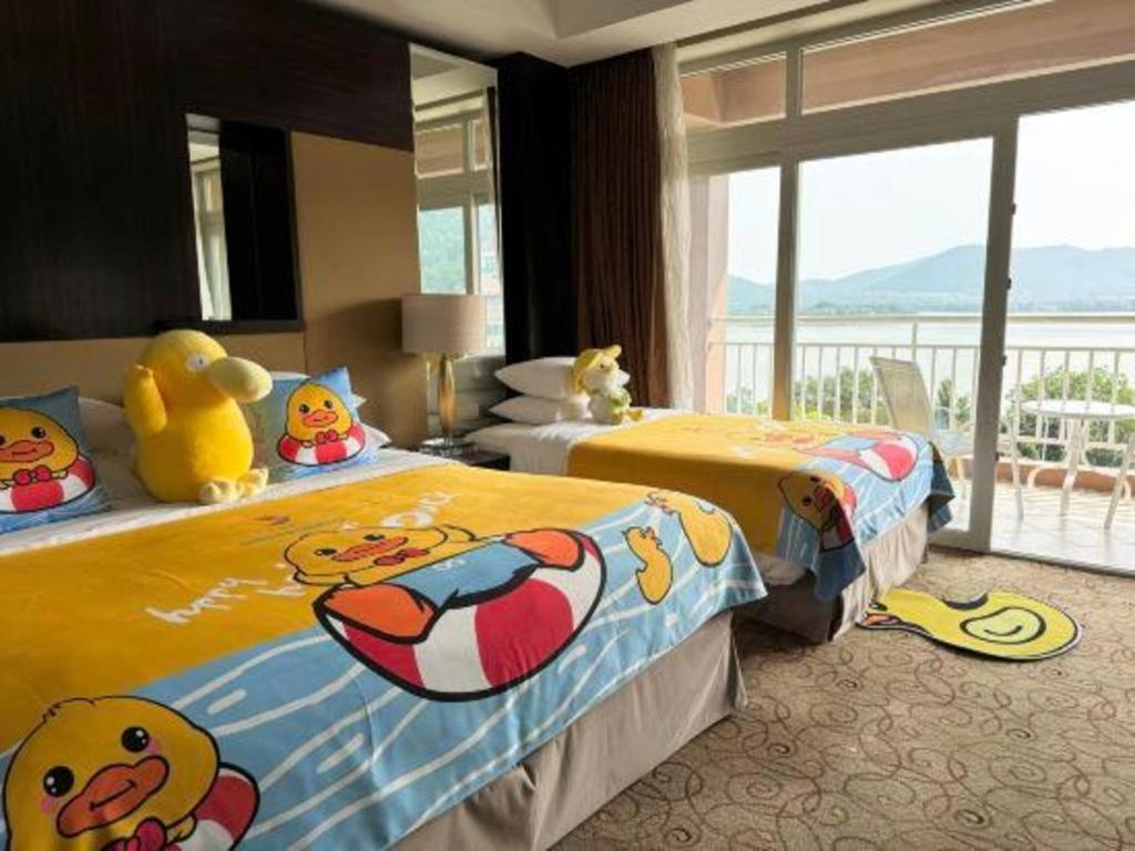 New Century Grand Hotel Шичо Екстериор снимка