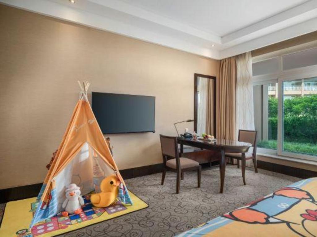 New Century Grand Hotel Шичо Екстериор снимка